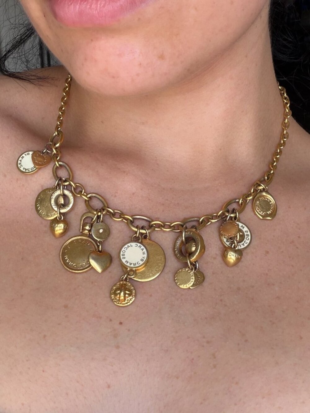 gold marc jacobs necklace vintage logo charm hearts and chains 18 in